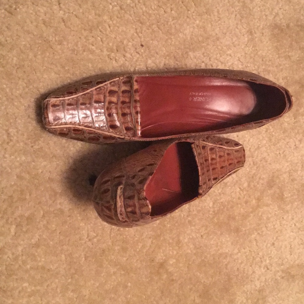 Shoes - Picture 3 of 4